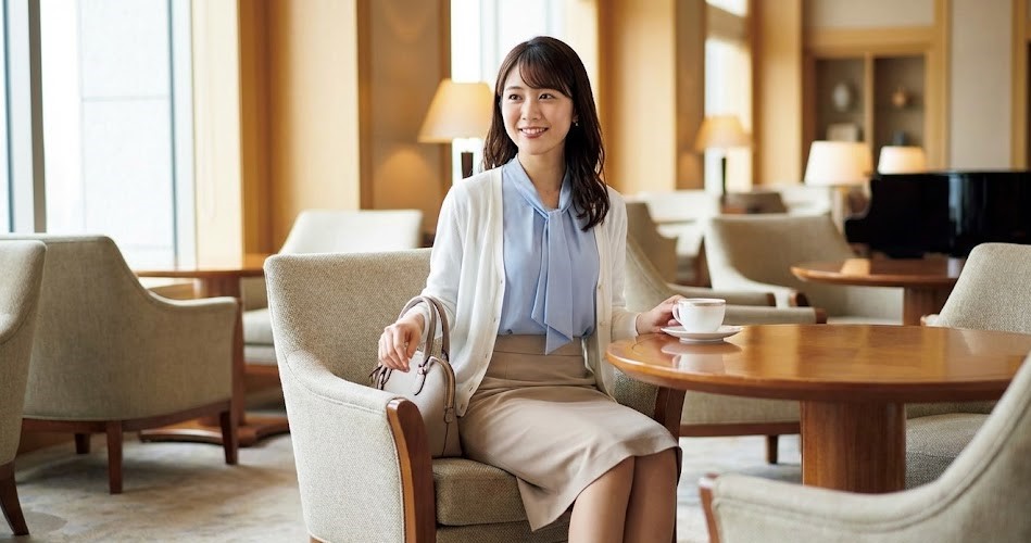 女子アナ系コンサバの服装